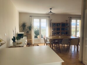 تناول الطعام