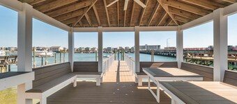 Jimmy's Hideaway #131 Sound Front, Private Dock, Hot Tub, Pet-Friendly!