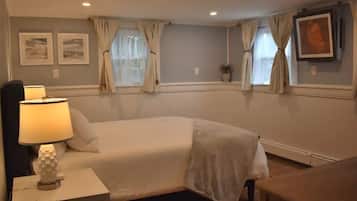 2 bedrooms, desk, iron/ironing board, travel crib
