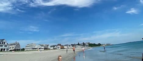 沙滩椅、沙滩毛巾