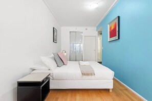 Iron/ironing board, bed sheets, wheelchair access