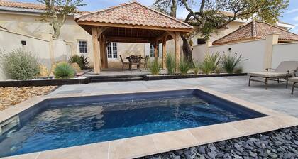Luxury 5* cottage with own private heated pool - Sleep 4