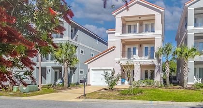 Dream Home! Elegant Retreat for Large Parties in Secluded Setting!