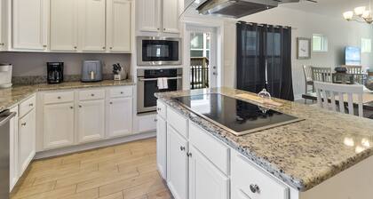 Dream Home! Elegant Retreat for Large Parties in Secluded Setting!