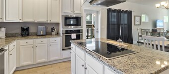 Dream Home! Elegant Retreat for Large Parties in Secluded Setting!