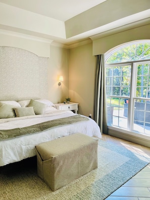 4 bedrooms, desk, iron/ironing board, free WiFi