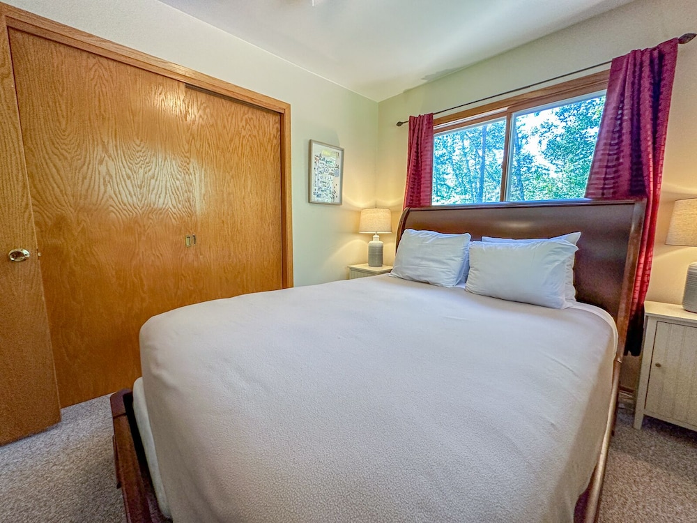 Cathy`s Cove Lake Superior Lutsen, MN Tofte Vrbo