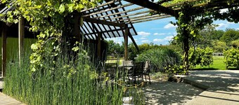 Zi Villa – 14 people – 6 bedrooms–4 bathrooms – Jacuzzi, pool table, indoor pool