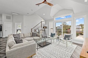 TV, books, offices - Sojourn Ocean's Grove | Heated Pool & Hot Tub (Corolla)