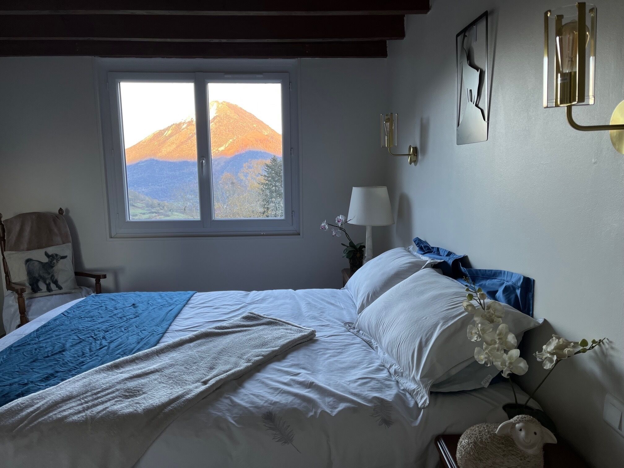 4 室のベッドルーム、アイロン / アイロン台、旅行用ベビーベッド、WiFi (無料)