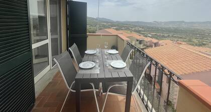 Two-room apartment, spectacular sea view and large pool