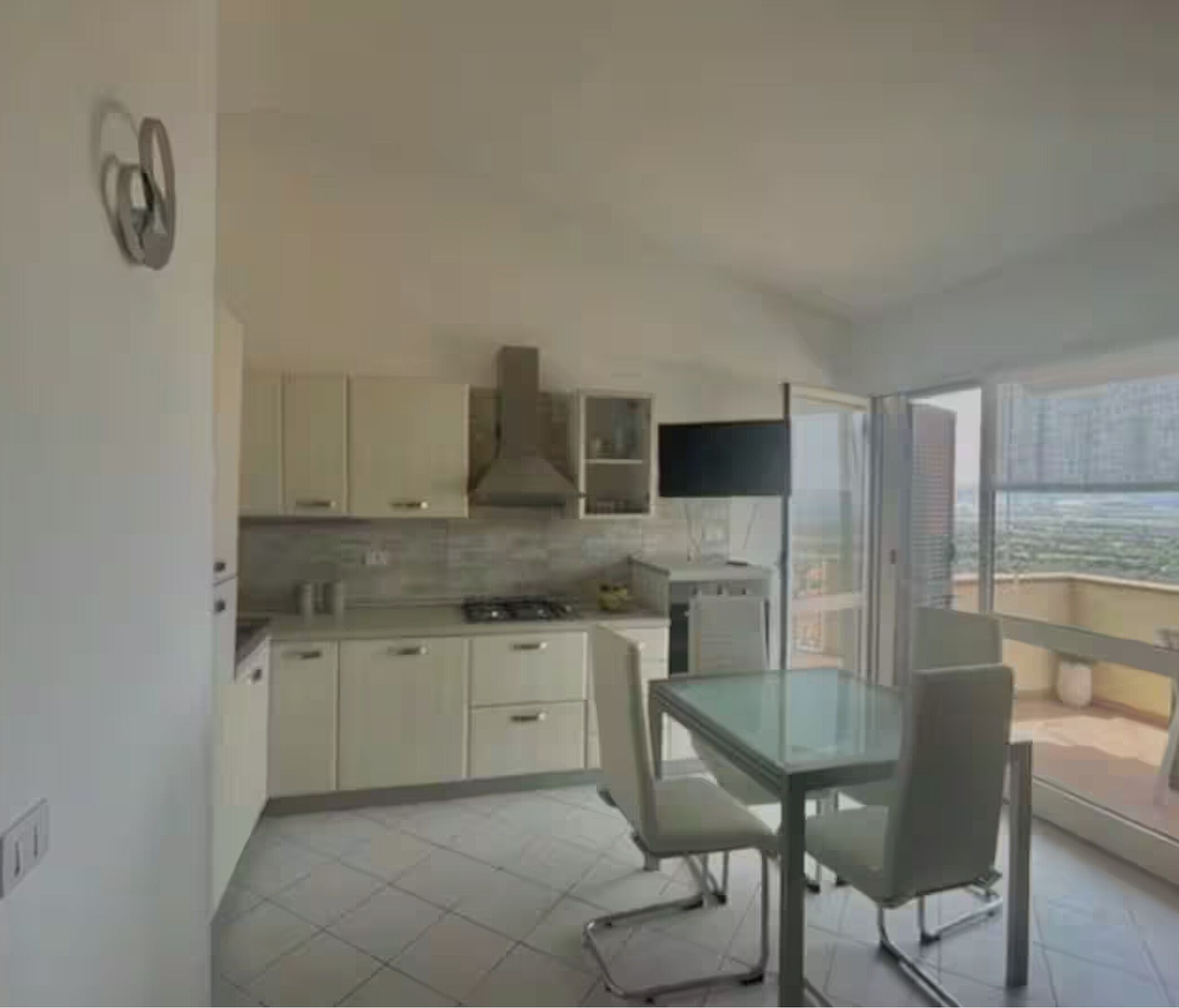 Fridge, oven, stovetop, coffee/tea maker