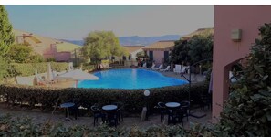 Outdoor pool - Two-room apartment, spectacular sea view and large pool (Badesi)
