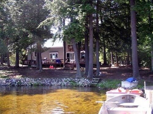Lakefront home on the western shore of Thompson Lake