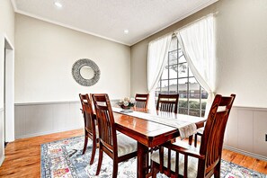 Dining - Charming Central Plano Duplex (Plano)