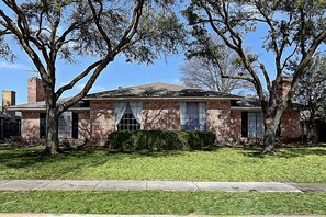 Exterior - Charming Central Plano Duplex (Plano)