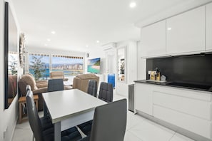 Fridge, microwave, dishwasher, coffee/tea maker