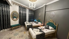 Luxury Triple Room | Egyptian cotton sheets, premium bedding, down comforters, minibar - Ethnica Suites (Istanbul)