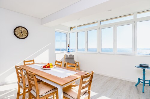 Lindo Apartamento a 10 Minutos de Lisboa com Explêndidas Vistas Sobre o rio Tejo