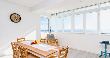 Lindo Apartamento a 10 Minutos de Lisboa com Explêndidas Vistas Sobre o rio Tejo