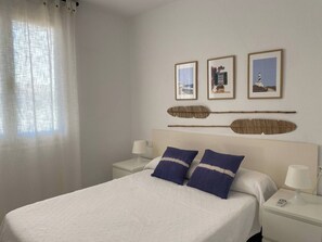 2 bedrooms, iron/ironing board, travel crib, free WiFi