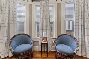 Interior - Cowford Compound - (Large Groups Welcome) (Jacksonville)