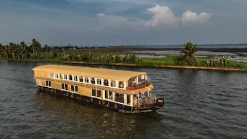 Premium tweepersoonskamer | Kameruitzicht