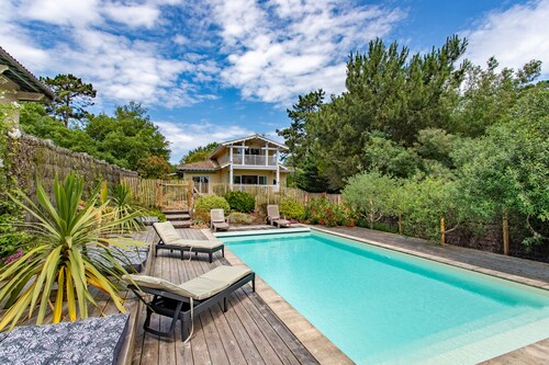 Villa des Sables pool, 100M from the beach