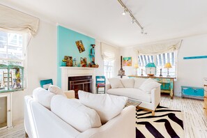 TV, fireplace, DVD player, streaming services