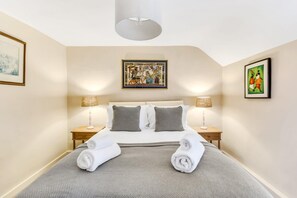 3 dormitoris, planxa i posts de planxar, wifi i roba de llit 