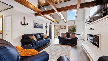 TV connectée, cheminée, jeux vidéo, Netflix