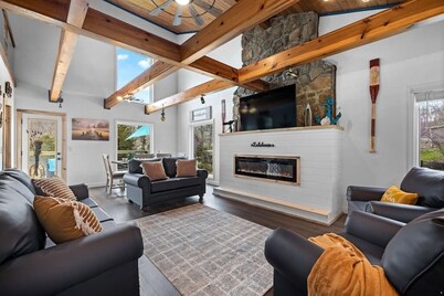 LakeLife Home Your own paradise.