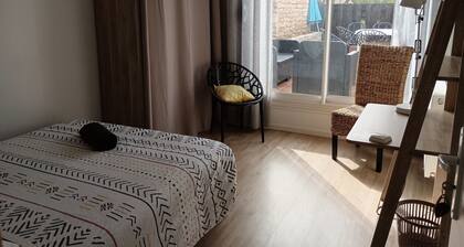 Quiet MARINA room with large terrace