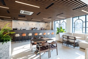 2 restaurants; breakfast and dinner served - Ramada Resort by Wyndham Sapanca Thermal (Sapanca)