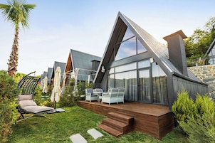 Superior Bungalow | Ropa de cama de alta calidad, caja fuerte, tabla de planchar con plancha