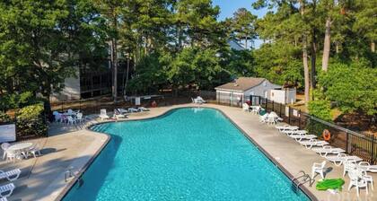 Sunset Seaker! (Soundfront Condo w/Pool)