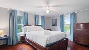 4 Schlafzimmer, BĂŒgeleisen/BĂŒgelbrett, WLAN, BettwĂ€sche