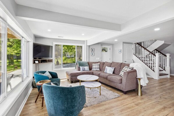 Téléviseur, bureau