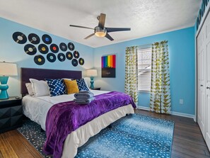 5 bedrooms, desk, iron/ironing board, WiFi