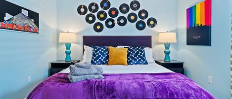 5 bedrooms, desk, iron/ironing board, WiFi