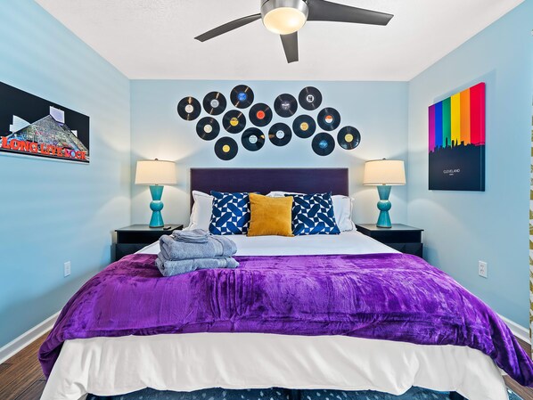 5 bedrooms, desk, iron/ironing board, WiFi - ADA-Accessible Home Steps from Cleveland Clinic (Cleveland)