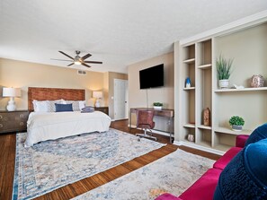 5 bedrooms, desk, iron/ironing board, WiFi - ADA-Accessible Home Steps from Cleveland Clinic (Cleveland)