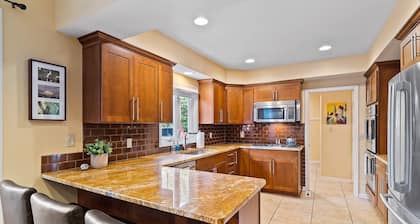 Spacious Pepper Pike Home - Near CLE Clinc & CWRU