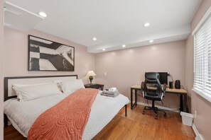 5 bedrooms, desk, iron/ironing board, WiFi