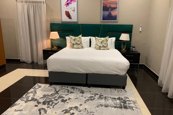 Executive Double Room, 6 Bedrooms | Iron/ironing board, free WiFi, bed sheets