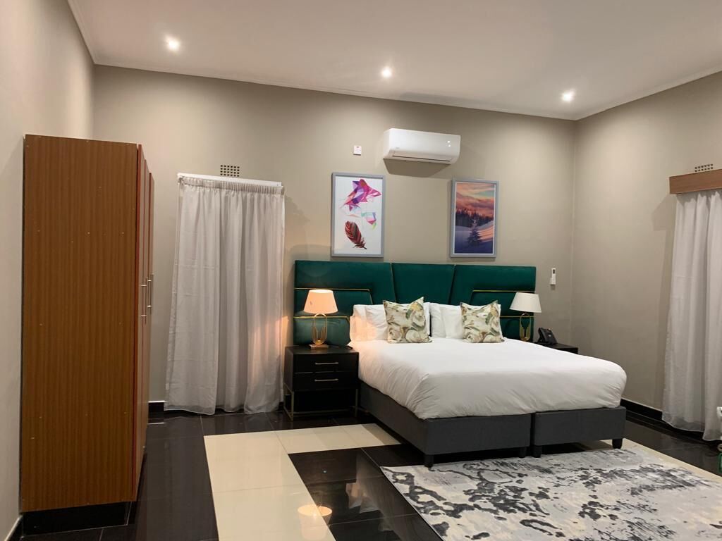 华丽双人房或双床房 | 熨斗/熨板、免费 WiFi、床单