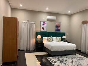 Deluxe Double or Twin Room | Iron/ironing board, free WiFi, bed sheets - Topaz Villas (Lilongwe)