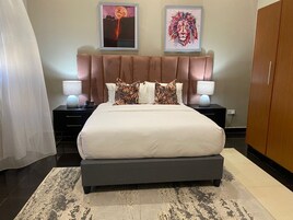 Ferros/tábuas de passar roupa, Wi-Fi de cortesia, roupa de cama