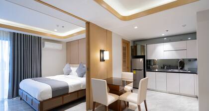 One Euphoria Luxe Hotel