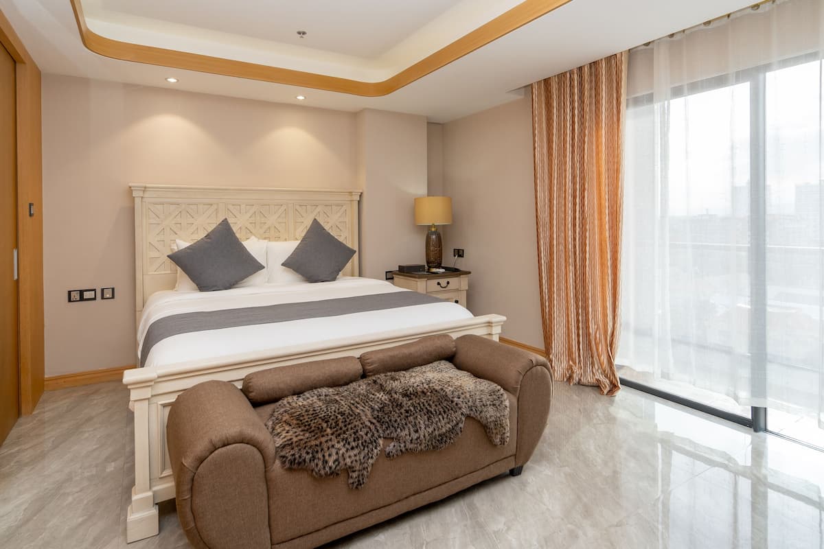 Executive Suite | 1 bilik tidur, peralatan tempat tidur premium, tilam berlapik